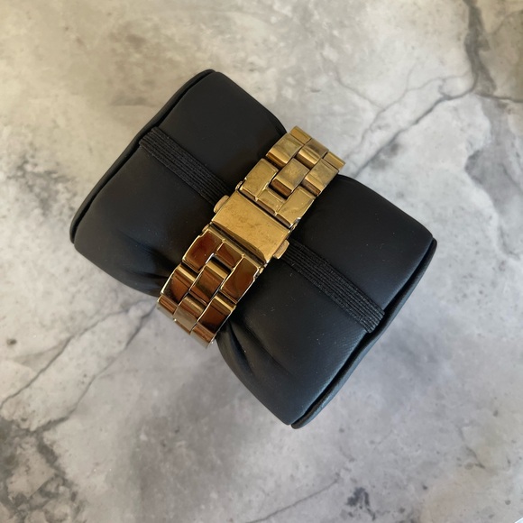 Marc by Marc Jacobs Gold Watch - Picture 2 of 7
